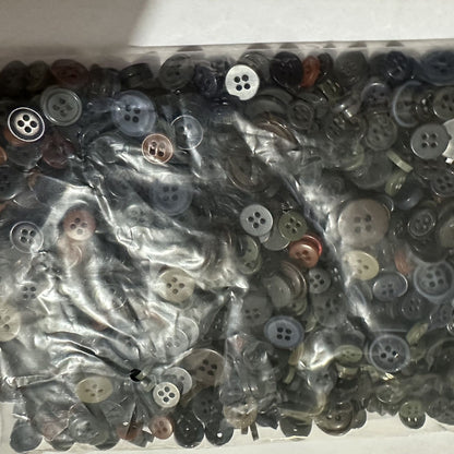 3022  Coat button, trench coat button, suit pants button, shirt button, vintage button