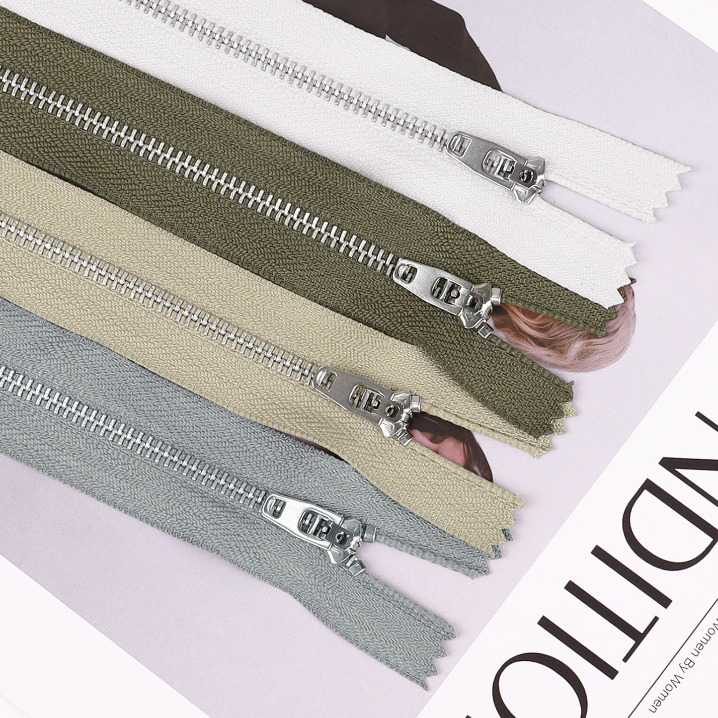 3074  New No. 3 white copper closed tail spring head work size tail with strong locking, special for pants placket zipper