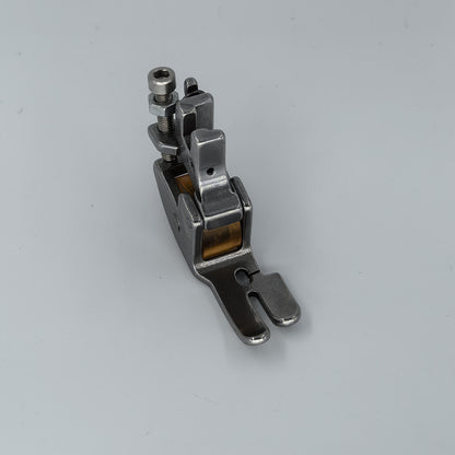 1448★ Pied-de-biche à molette transparente 1/8 avec molette de coupe et rouleau en caoutchouc 5200 pour machine à coudre industrielle