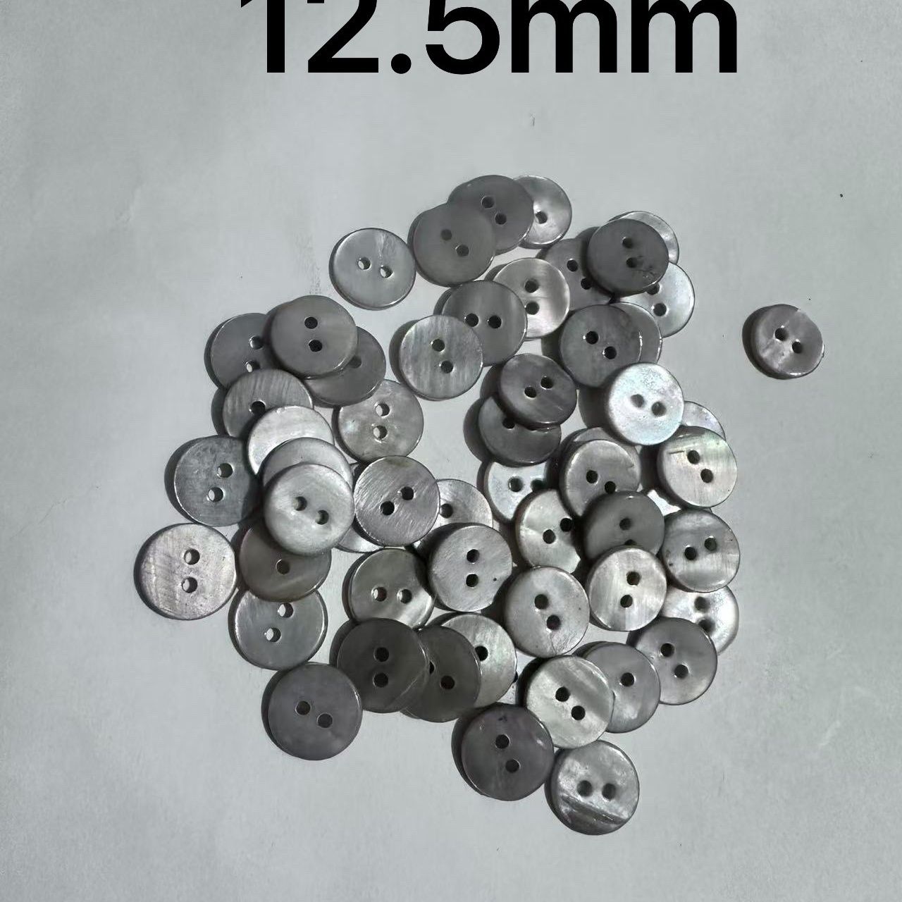 3004  High-grade natural shell button dyed shell button spray paint dyed shell button shirt knitted sweater cardigan shirt button