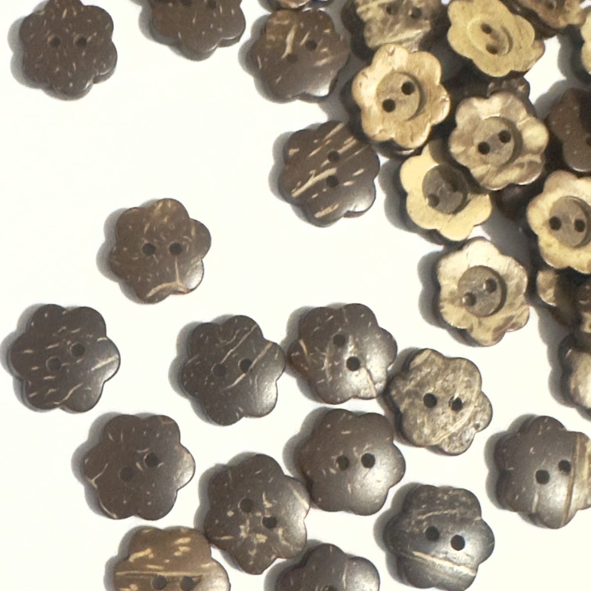 3051  Vintage flower coconut shell wood natural button clothes handmade buttons two-eye shirt children's buttons sweater jacket