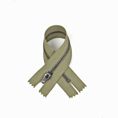 3086  Zipper No. 4 acrylic copper closed tail spring head work code U-shaped stop gun color tooth black nickel color multi-color cloth edge