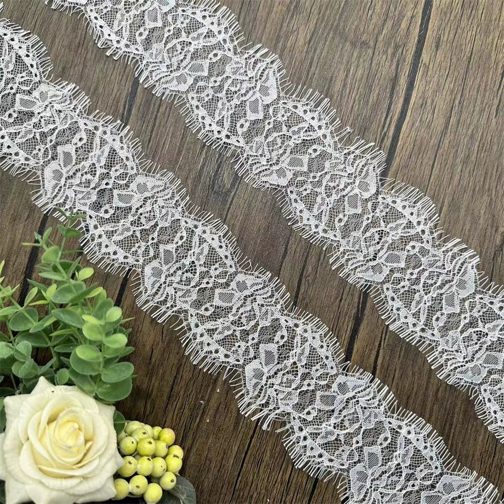 3780 Exquisitos accesorios de encaje con pestañas en blanco y negro, falda ancha, top de tubo, mangas, escote y dobladillo alargados