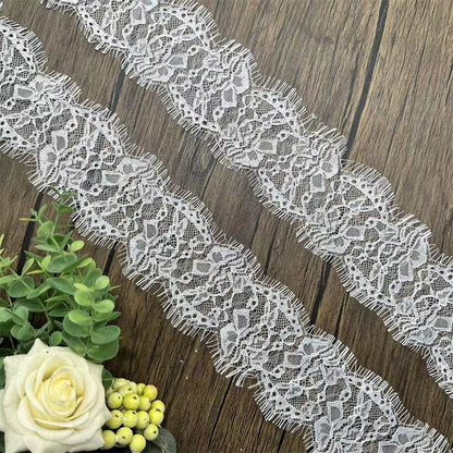 3780 Exquisitos accesorios de encaje con pestañas en blanco y negro, falda ancha, top de tubo, mangas, escote y dobladillo alargados