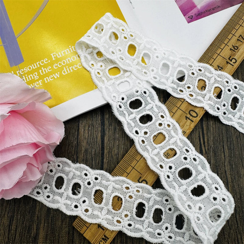 3799 Exquisito lazo de algodón blanco bordado para llevar, encaje artesanal, decoración de borde de falda de ropa Lolita