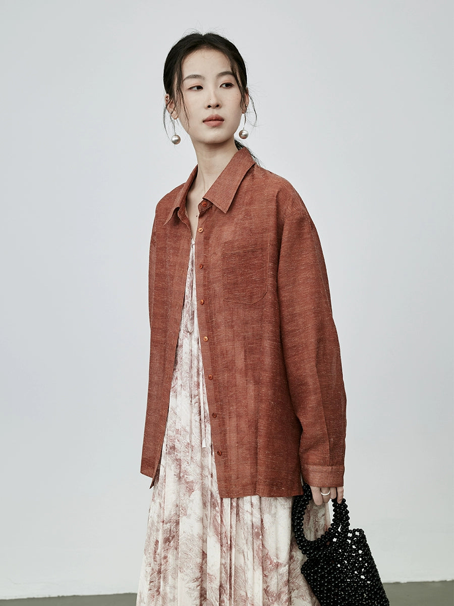 Camisa de manga larga estilo retro nostálgico de color rojo ladrillo chino de CAREMIND, chaqueta de viaje de otoño 