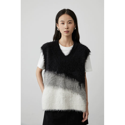 [Winter Ranch] CAREMIND long fluff black and white gray contrasting color twill knitted v-neck vest sweater vest