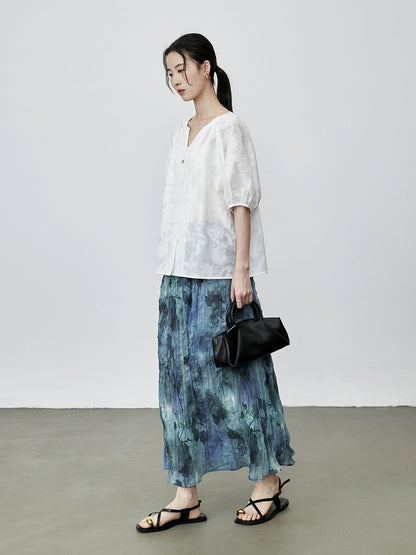 Camisa blanca clara con estampado oscuro de nicho de CAREMIND, top de manga cinco cuartos con protección solar de verano para mujer 