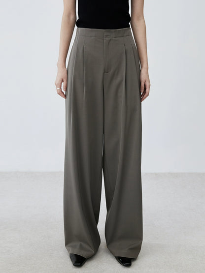 [Sentido ligero y de moda] CAREMIND Traje de temperamento de estilo europeo con cuello oscilante, tirantes, pantalones de traje de pierna ancha, falda de pantalón apilada 