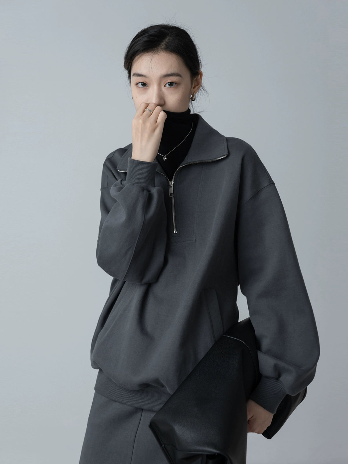 [Oferta por tiempo limitado] Suéter blanco con media cremallera CAREMIND para mujer, traje premium de temperamento de otoño 2024 