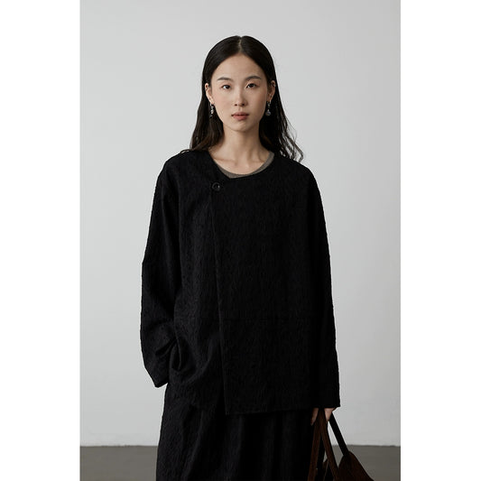 Nueva camisa de manga larga con textura negra china de CAREMIND Otoño 2024 Nueva chaqueta de cuello redondo de nicho 