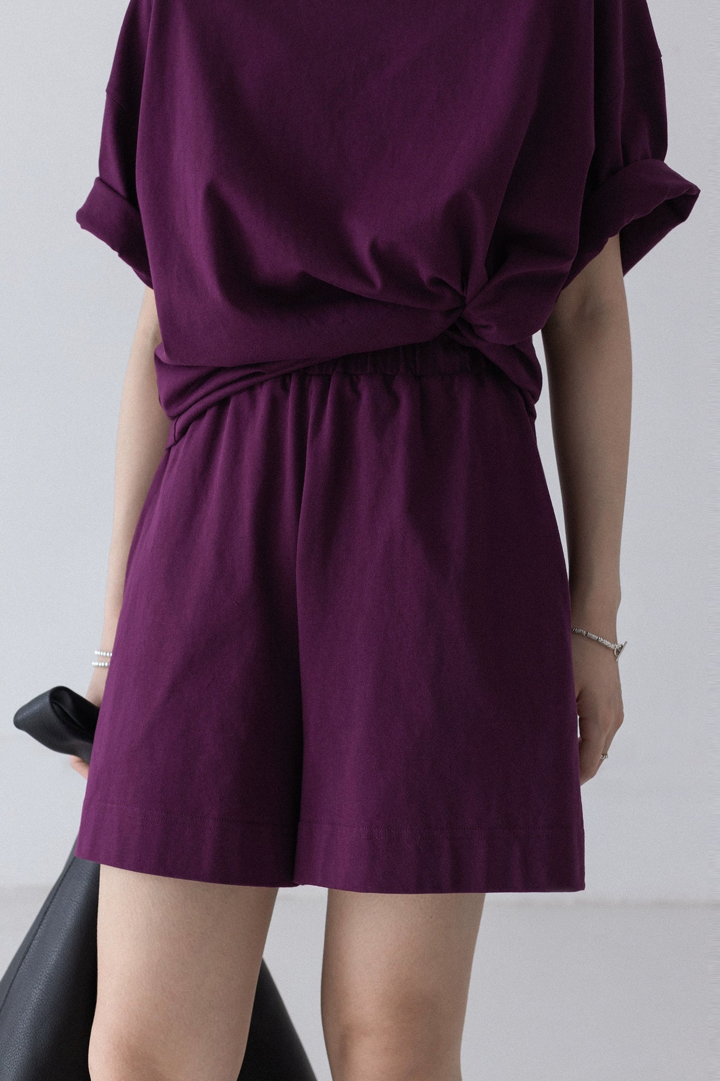 [Oferta especial por tiempo limitado] Diseño nuevo de verano simple ahumado morado cuello redondo suelto perezoso camiseta de manga corta traje de mujer 