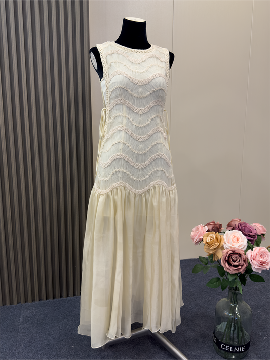 8028★ Lässiger Urlaub romantischer Treibsandrock High-End-Spitzen-Feenrock Perlglanz-ärmelloses Kleid Frau