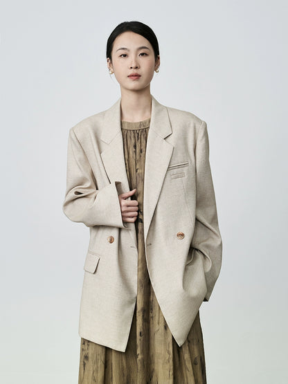 [Nuevo producto] Chaqueta de mujer con silueta de hombros anchos en color albaricoque de CAREMIND, diseño de alta gama, traje de nicho superior 