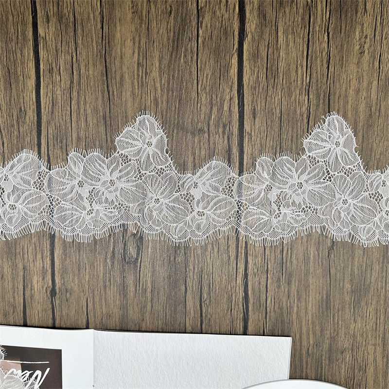 3759 Ancho 11cm Pestañas irregulares Encaje DIY Cortinas Falda de boda Pieza Velo Cuello Borde Asistente de costura