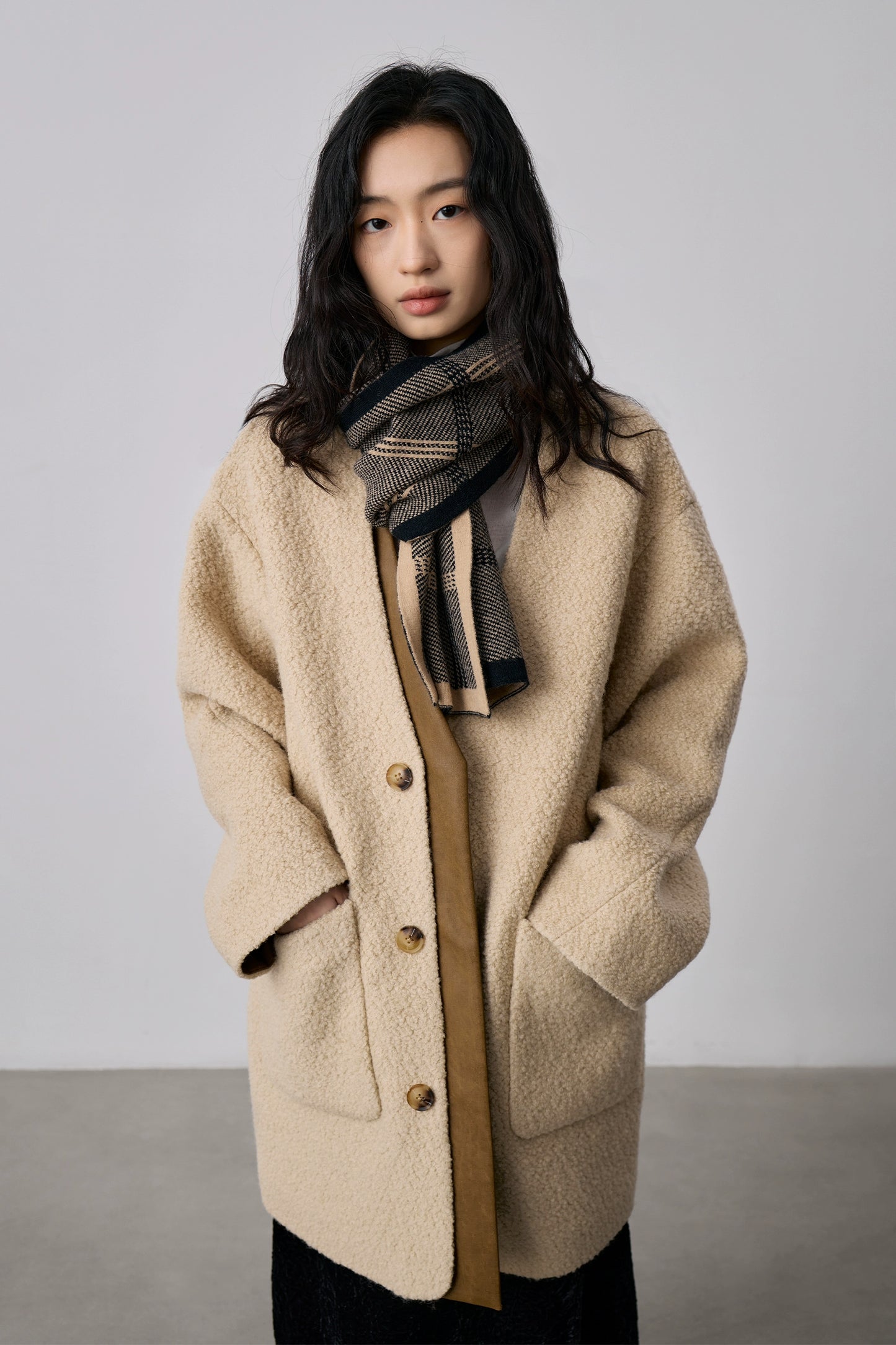 [Oferta especial por tiempo limitado] Chaqueta polar cálida de terciopelo café claro, nueva chaqueta de invierno con empalme avanzado, abrigo mediano y largo 