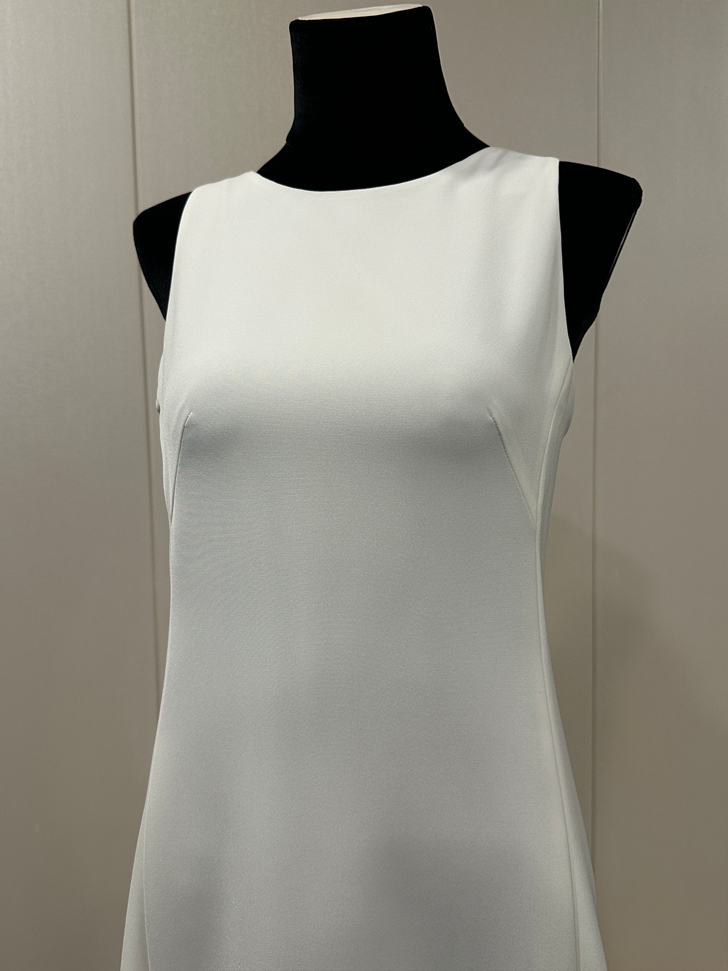 8017★  New simple commuter sleeveless high waist long dress slim round neck slim dress backless small black dress