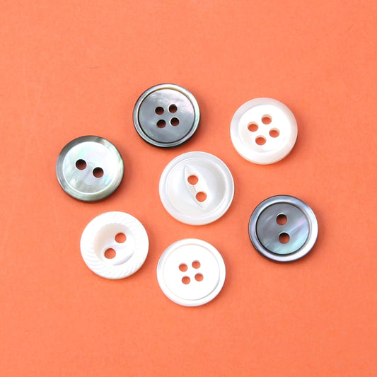 3347★  Shirt buttons women's and men's chiffon shirt buttons clothes versatile round shell buttons four-eye black and white cardigan small