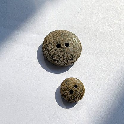 3340★  Vintage brown laser round wooden button sweater buttons shirt buttons two-hole wooden clothes buttons