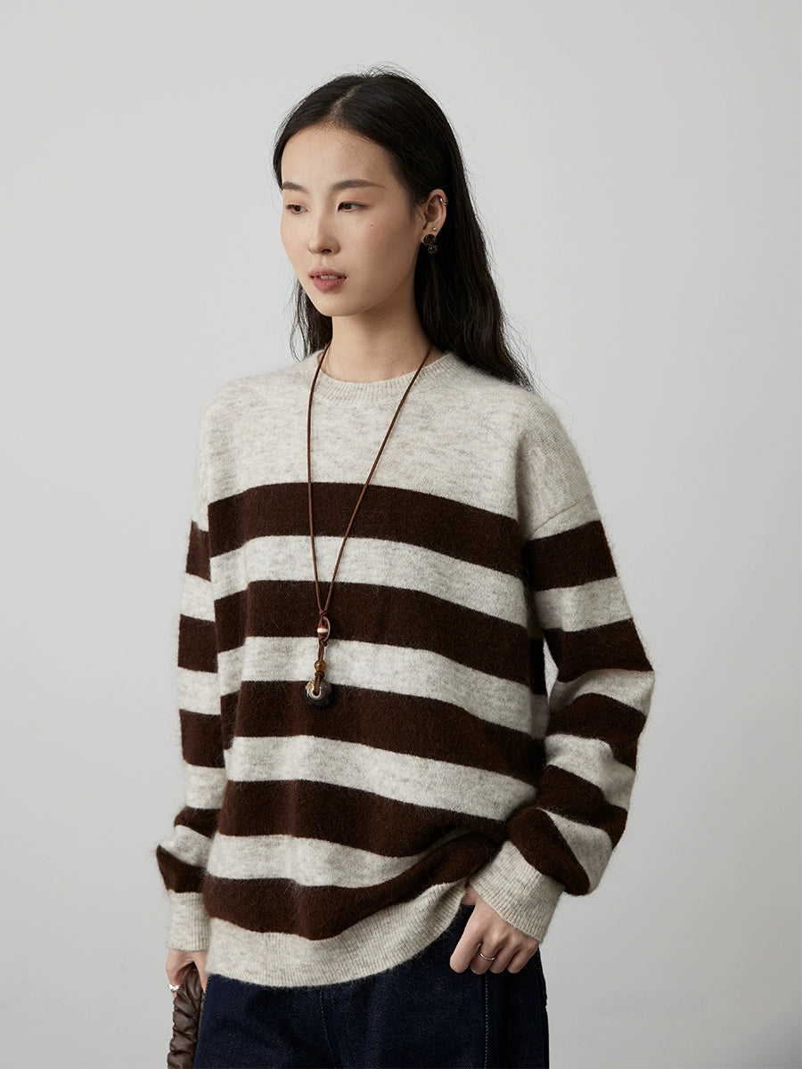 [Cuarteto] Suéter de punto suave y encerado con rayas en contraste de color gris café y mohair de CAREMIND 