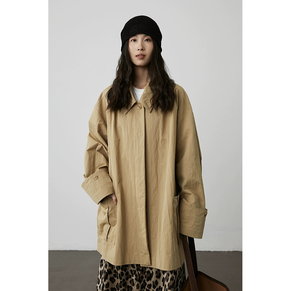 [Gabardina ecuestre] Gabardina de textura microplisada de planchado gratuito premium CAREMIND, abrigo de talla media y larga para primavera y otoño 