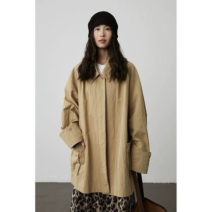 [Gabardina ecuestre] Gabardina de textura microplisada de planchado gratuito premium CAREMIND, abrigo de talla media y larga para primavera y otoño 