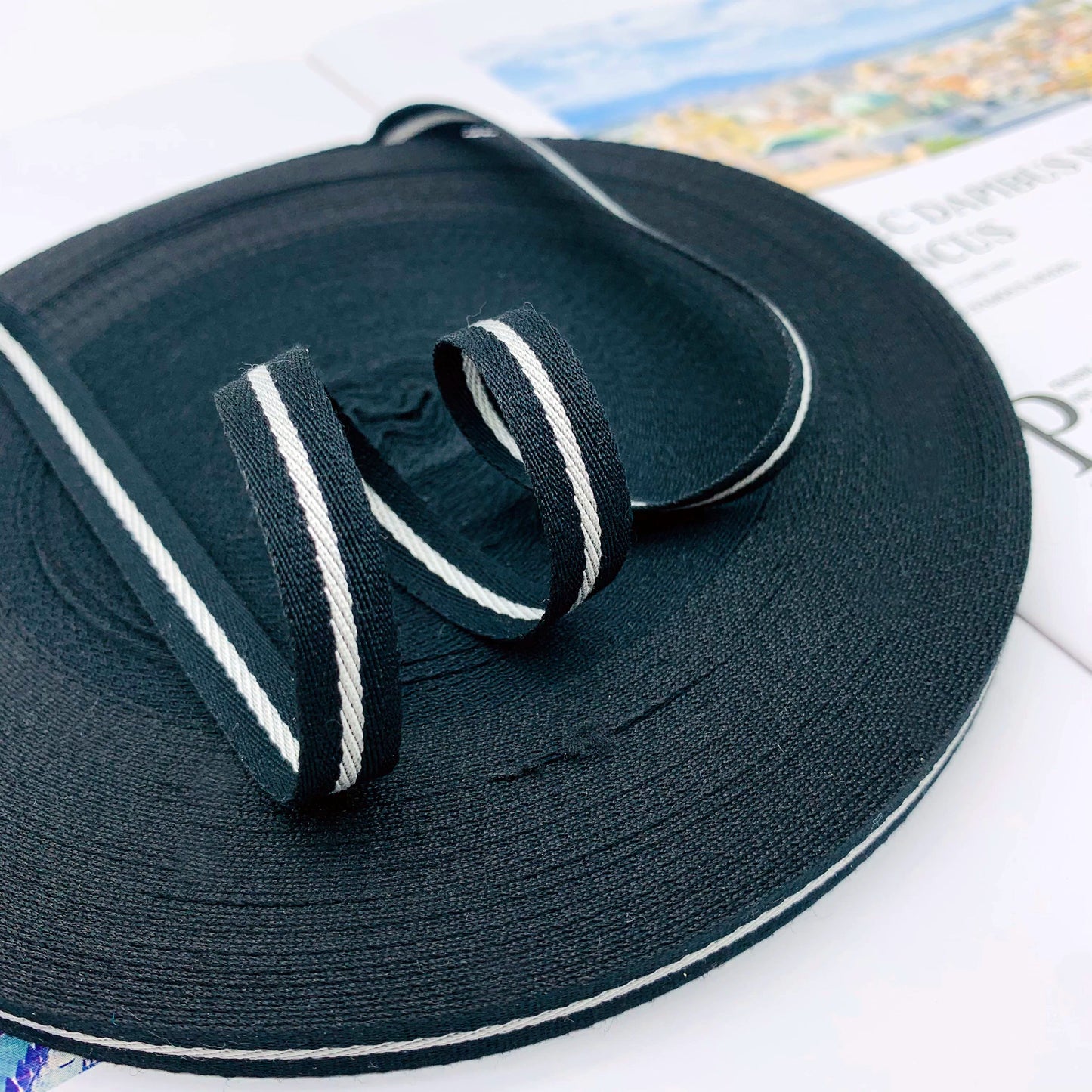 3863 Tira de cinta de sarga intercoloreada de 1 cm con ribete en el borde lateral, tira de presión, cinta jacquard, accesorios de ropa para textiles del hogar