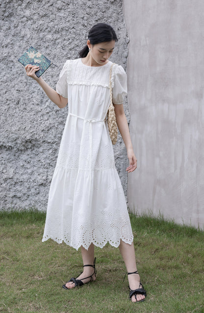 [Oferta especial por tiempo limitado] Vestido blanco romántico de jacquard francés hueco con mangas pequeñas de burbuja y vestido largo con capas de viento suave 