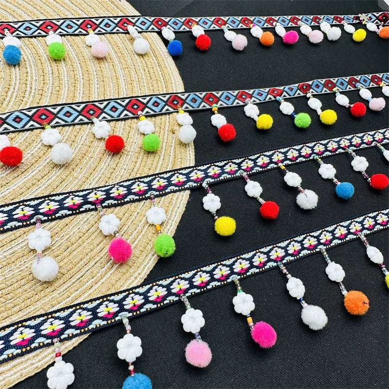 3718 Exquisita cortina de cuentas colgantes de estilo étnico con pequeñas bolas de pelo de color flor de ciruelo, accesorios de ropa para cortinas DIY de encaje