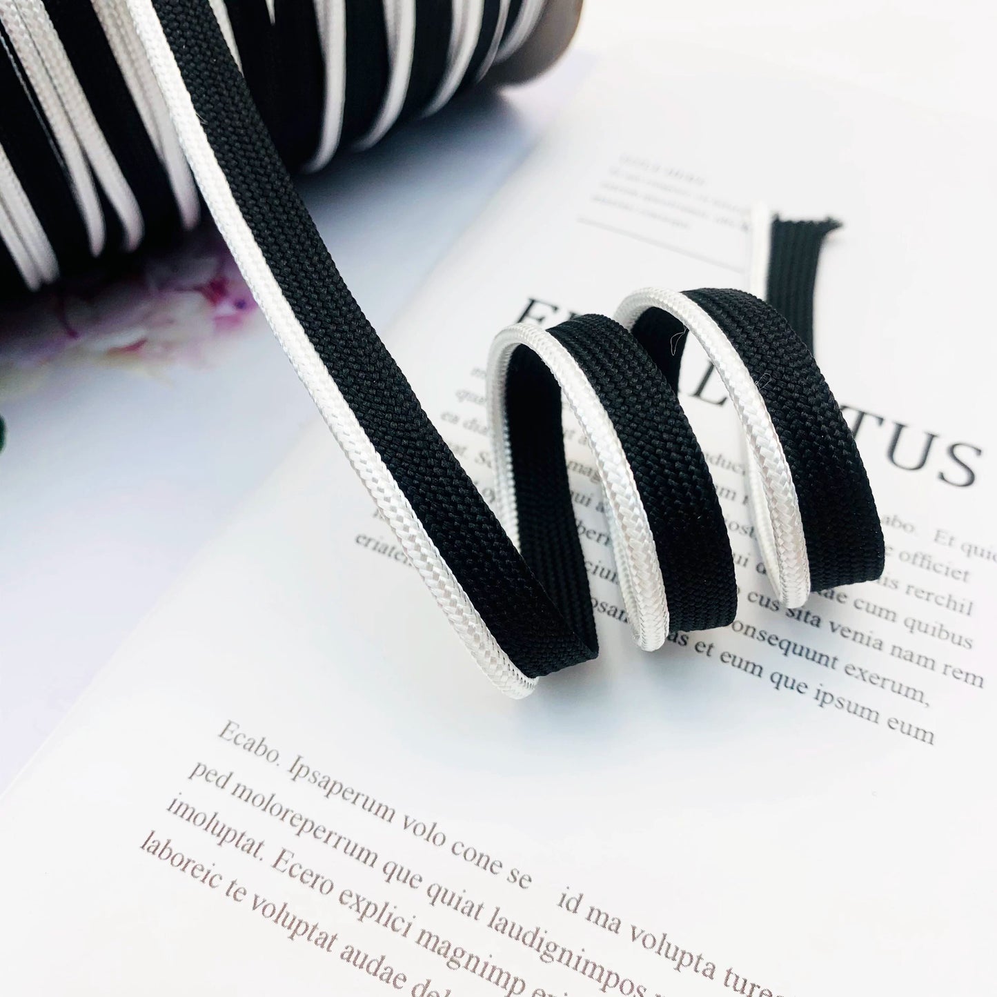 Cinta adhesiva de seda brillante de 1 cm, 41 colores, con borde incrustado, para decoración de hogar, textiles, accesorios de ropa, 3847