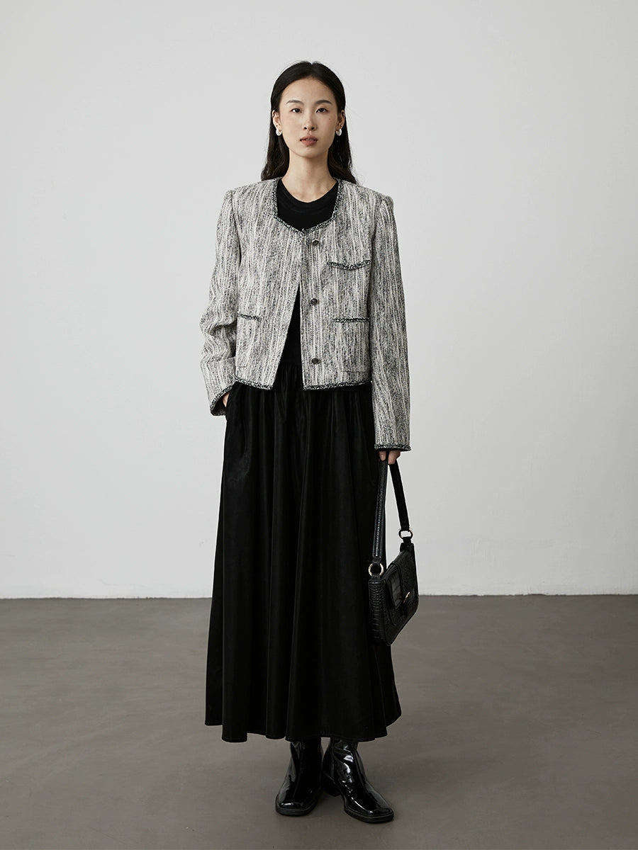 [Canción francesa] Chaqueta Xiaoxiangfeng de CAREMIND, nueva chaqueta de otoño 2024, top de algodón y lino con textura en blanco y negro 