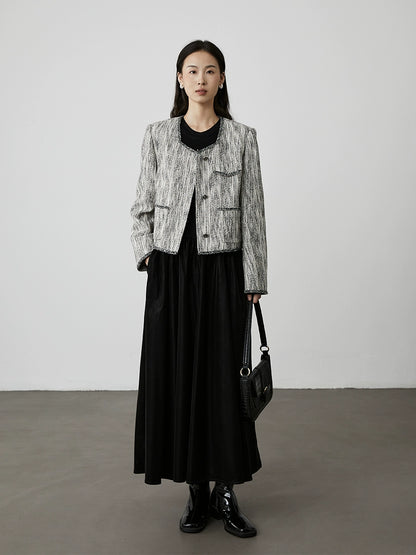 [Canción francesa] Chaqueta Xiaoxiangfeng de CAREMIND, nueva chaqueta de otoño 2024, top de algodón y lino con textura en blanco y negro 