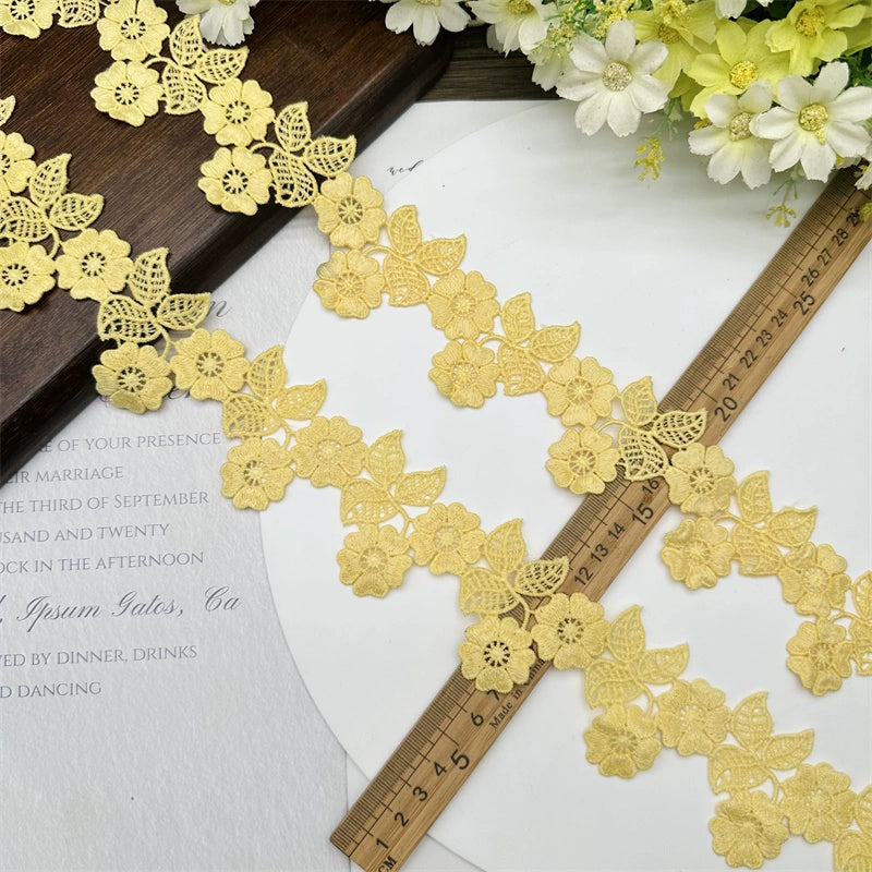 3677 Encaje de flores de seda de leche soluble en agua de alta calidad con accesorios, bricolaje, costura de ropa, decoración de joyas, materiales hechos a mano