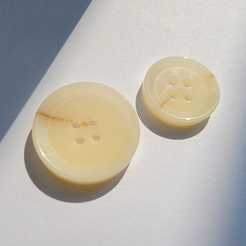 3299★ Boutons de costume à quatre œillets beige kaki clair, boutons de manteau en résine, boutons de manteau de vêtements