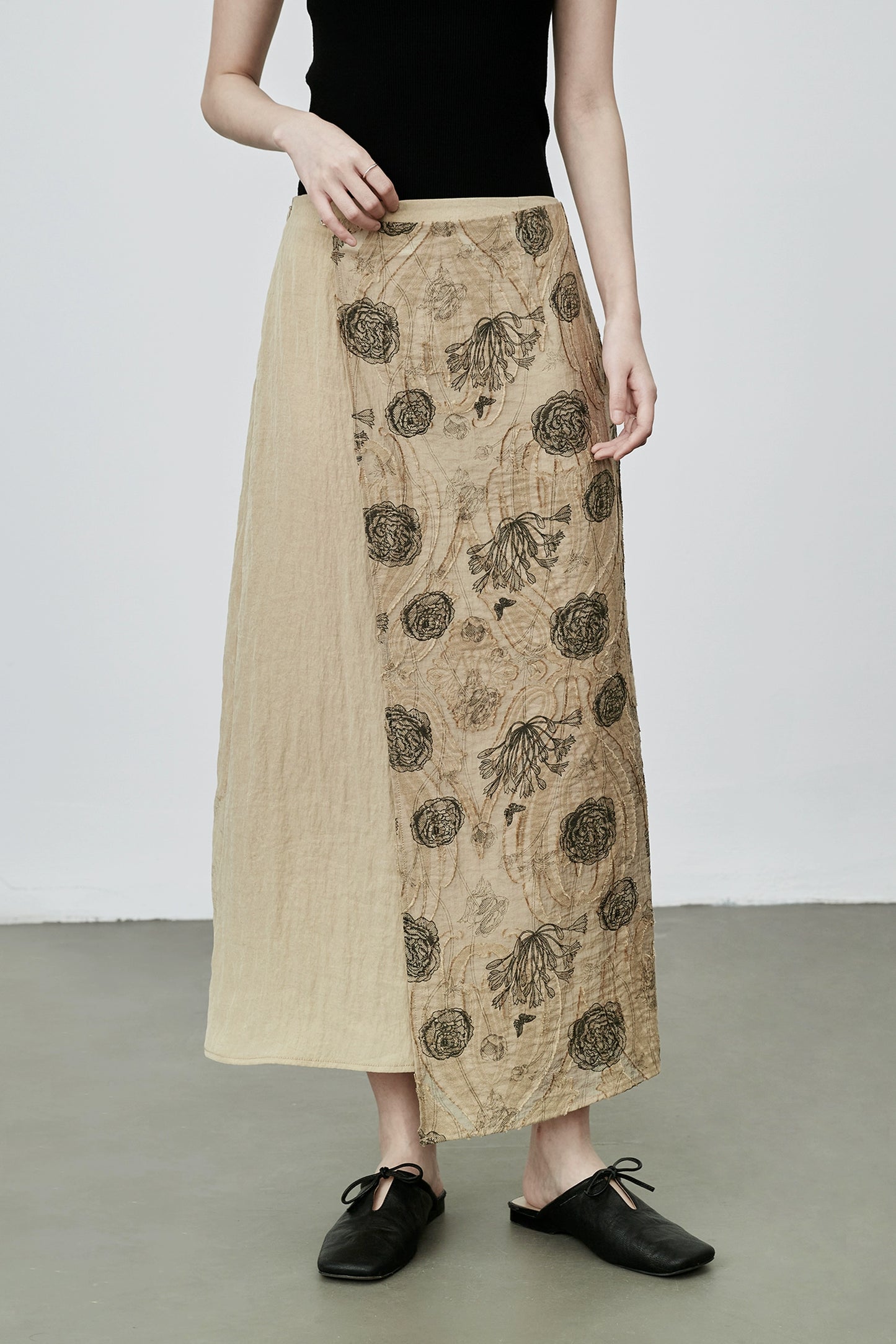 Falda de dos piezas falsas de CAREMIND, estilo nacional, con empalme de zen, falda con temperamento de capullo en relieve 