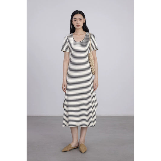 [Oferta especial por tiempo limitado] Vestido irregular fino con escote en U y hombros descubiertos, de punto suelto, con rayas en blanco y negro y colores contrastantes 