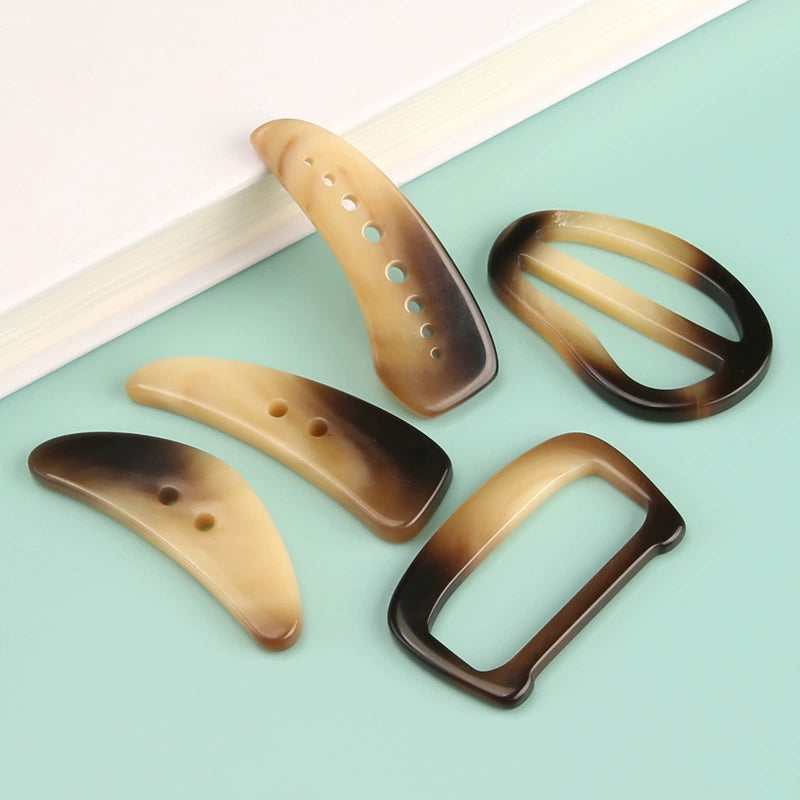 3273★  Resin horns, horns, Japanese buttons, women's coats, trench coats, belts, three-gear mouth buttons, buttons, decorative clothes buttons