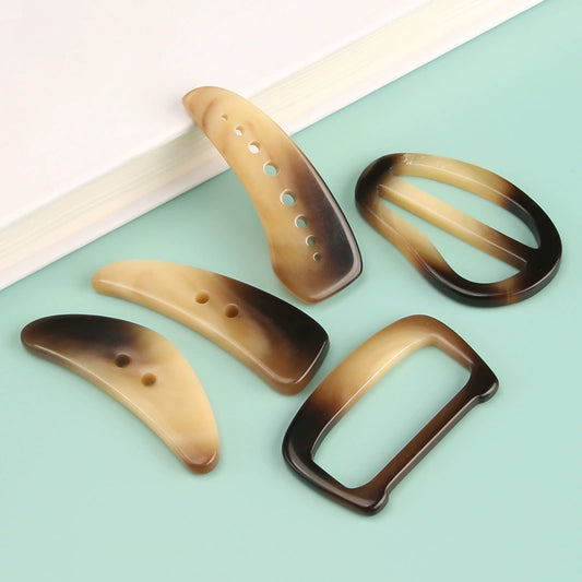 3273★  Resin horns, horns, Japanese buttons, women's coats, trench coats, belts, three-gear mouth buttons, buttons, decorative clothes buttons