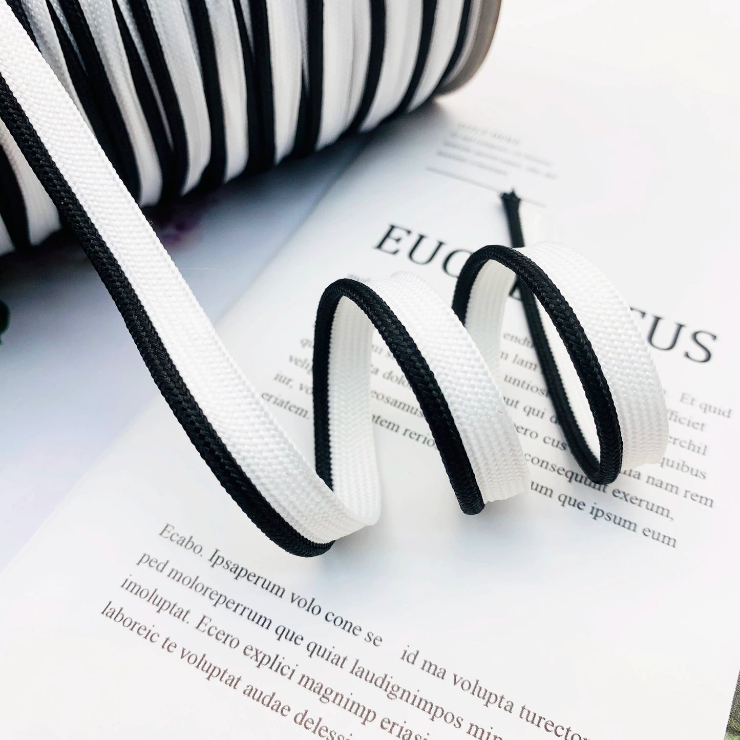 Cinta adhesiva de seda brillante de 1 cm, 41 colores, con borde incrustado, para decoración de hogar, textiles, accesorios de ropa, 3847