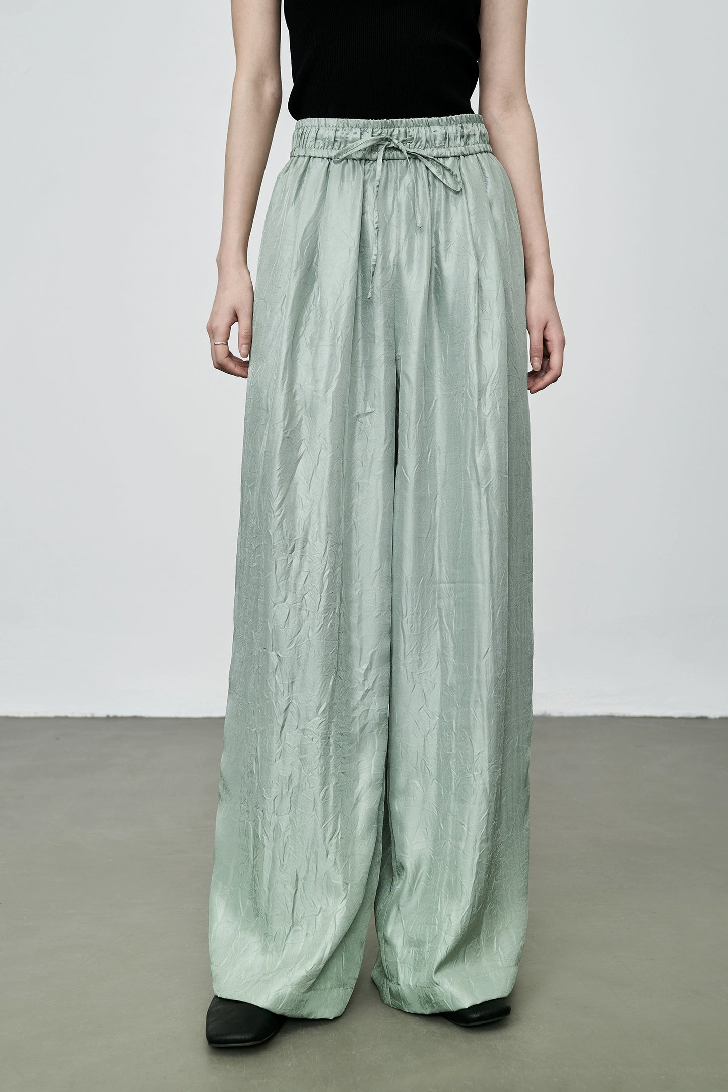 Pantalones anchos con textura y cintura alta con elástico prensado de CAREMIND Pantalones rectos holgados y ajustados 