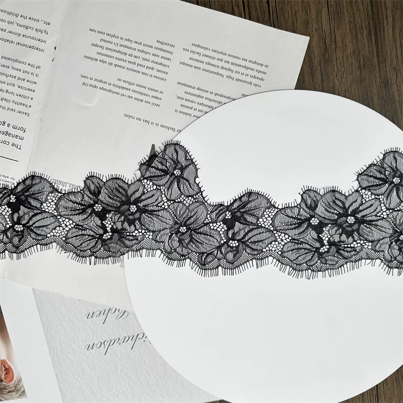 3759 Ancho 11cm Pestañas irregulares Encaje DIY Cortinas Falda de boda Pieza Velo Cuello Borde Asistente de costura