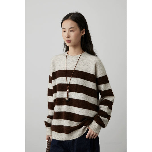 [Cuarteto] Suéter de punto suave y encerado con rayas en contraste de color gris café y mohair de CAREMIND 