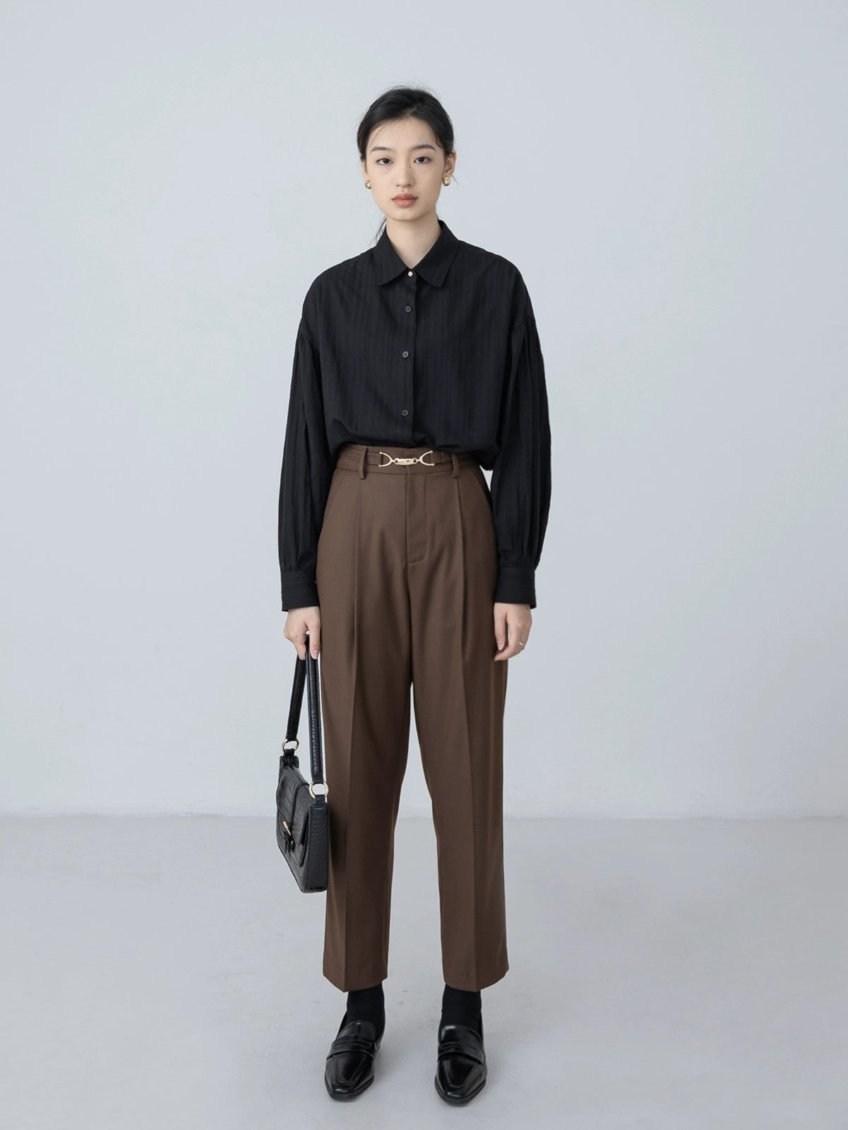 [Oferta por tiempo limitado] Pantalones con hebilla de metal marrón CAREMIND, pantalones casuales sencillos de nueve puntos para mujer 