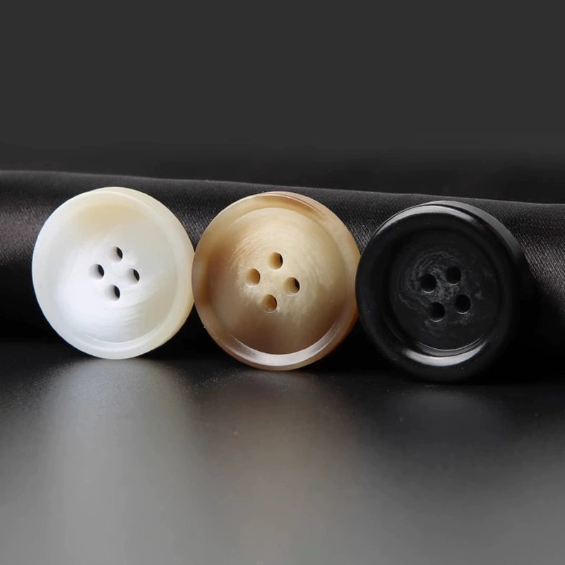 3450★ Accesorios de ropa versátiles Botón de abrigo de resina redondo Botón superior de chaqueta de gabardina Botones de traje negro para hombres y mujeres