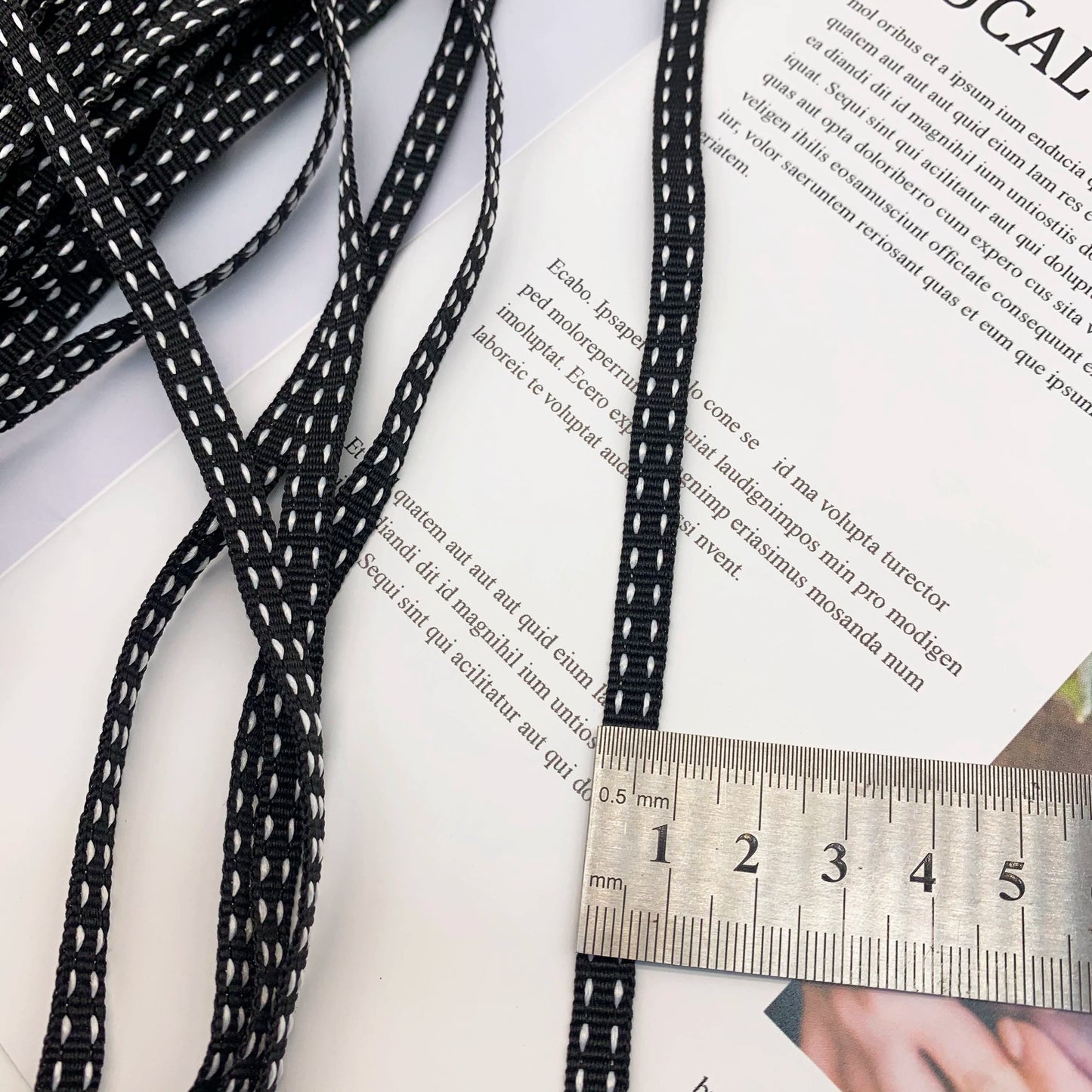3862 Punto 0,7 cm-4 cm, cinta jacquard negra, cinta de punto de salto blanca, ribete en el borde del pantalón, tira lateral, accesorios de ropa