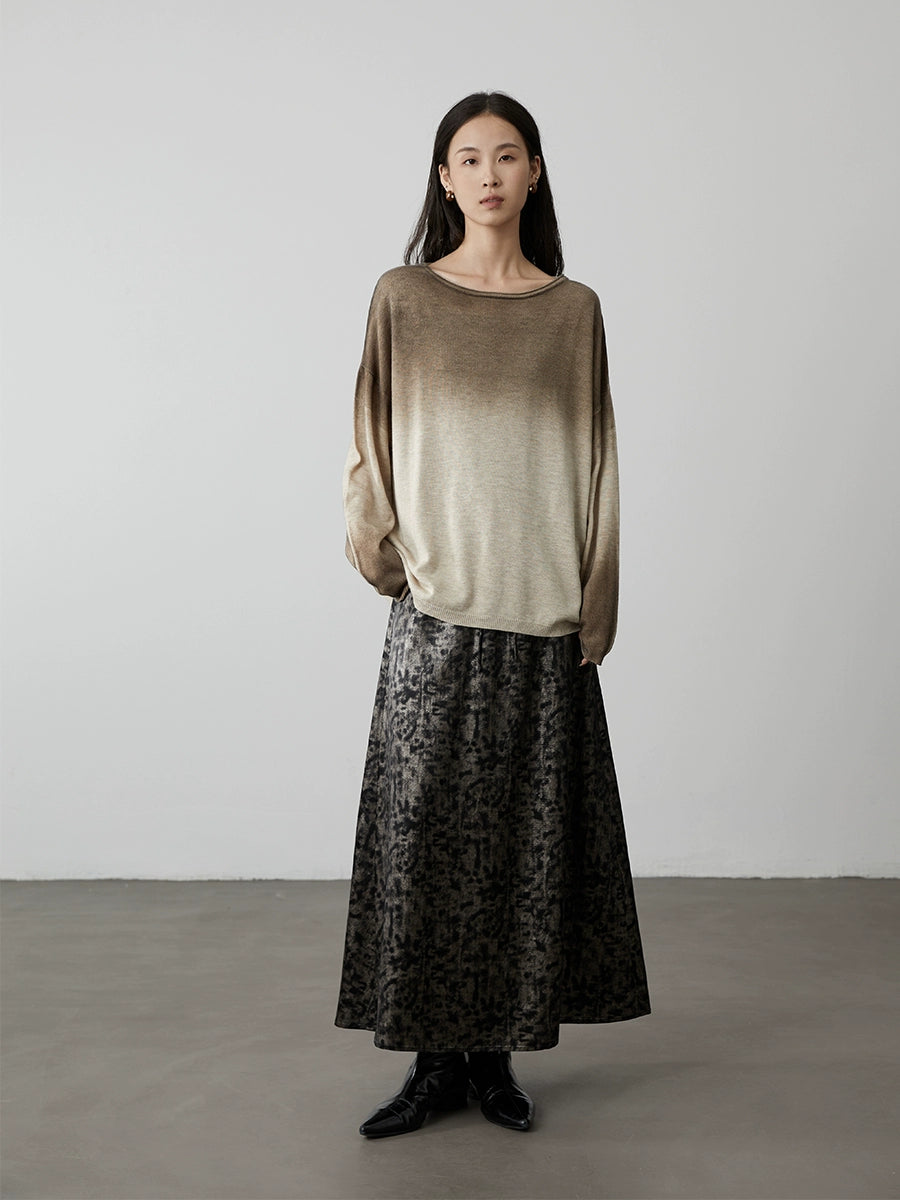 [Firmament] Suéter holgado y suave con diseño de inyección de tinta de cuatro colores con cambio gradual de CAREMIND para mujer 