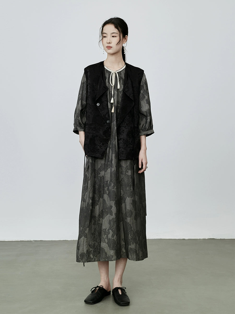 Vestido ancho con estampado de plantas en gris de CAREMIND, vestido mediano de cinco mangas y tirantes tejidos en el cuello 