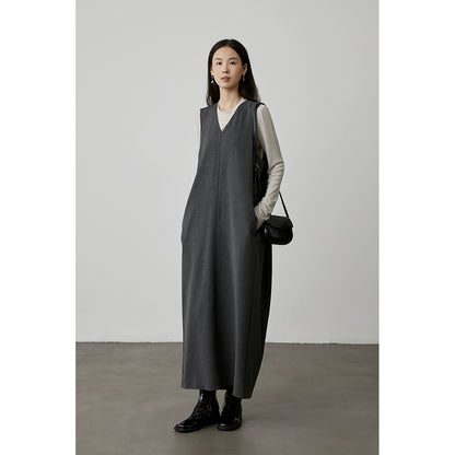 [Sculptural silhouette] CAREMIND loose V-neck vest dress sleeveless vest stacked atmosphere skirt