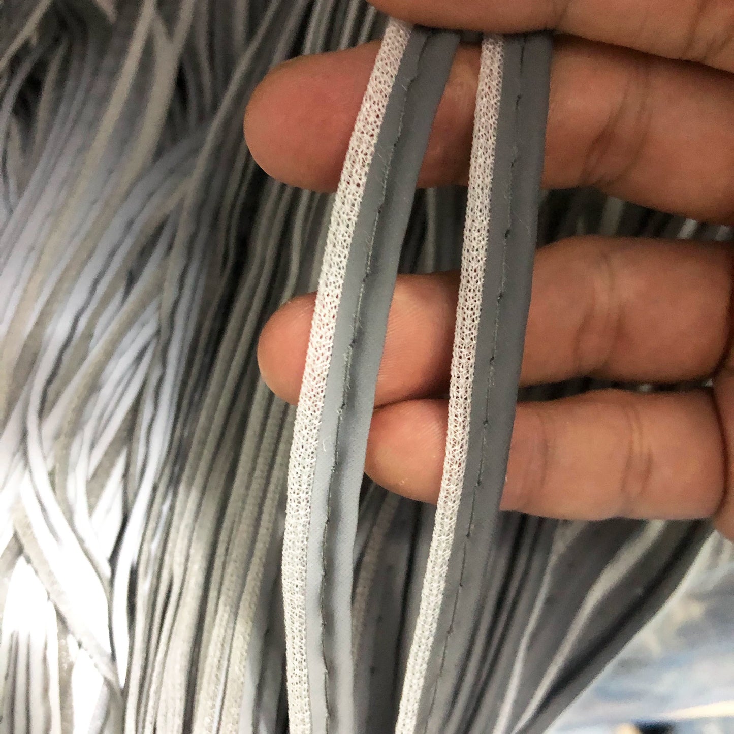 3841 Spot 1cm de alto brillo reflectante sub-master cinturón correa accesorios uniforme escolar uniforme de ingeniería luminoso incrustado cuerda de tubería tira de brotes