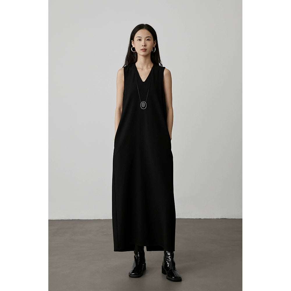 [Sculptural silhouette] CAREMIND loose V-neck vest dress sleeveless vest stacked atmosphere skirt